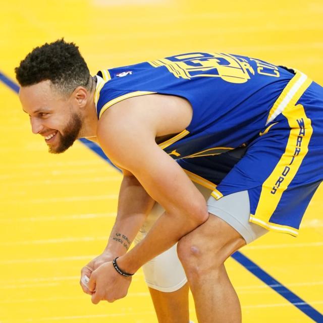 1628082902380081469.jpg 中欧体育官网-在历史级顶薪合同上签字 库里还有过片刻犹豫?