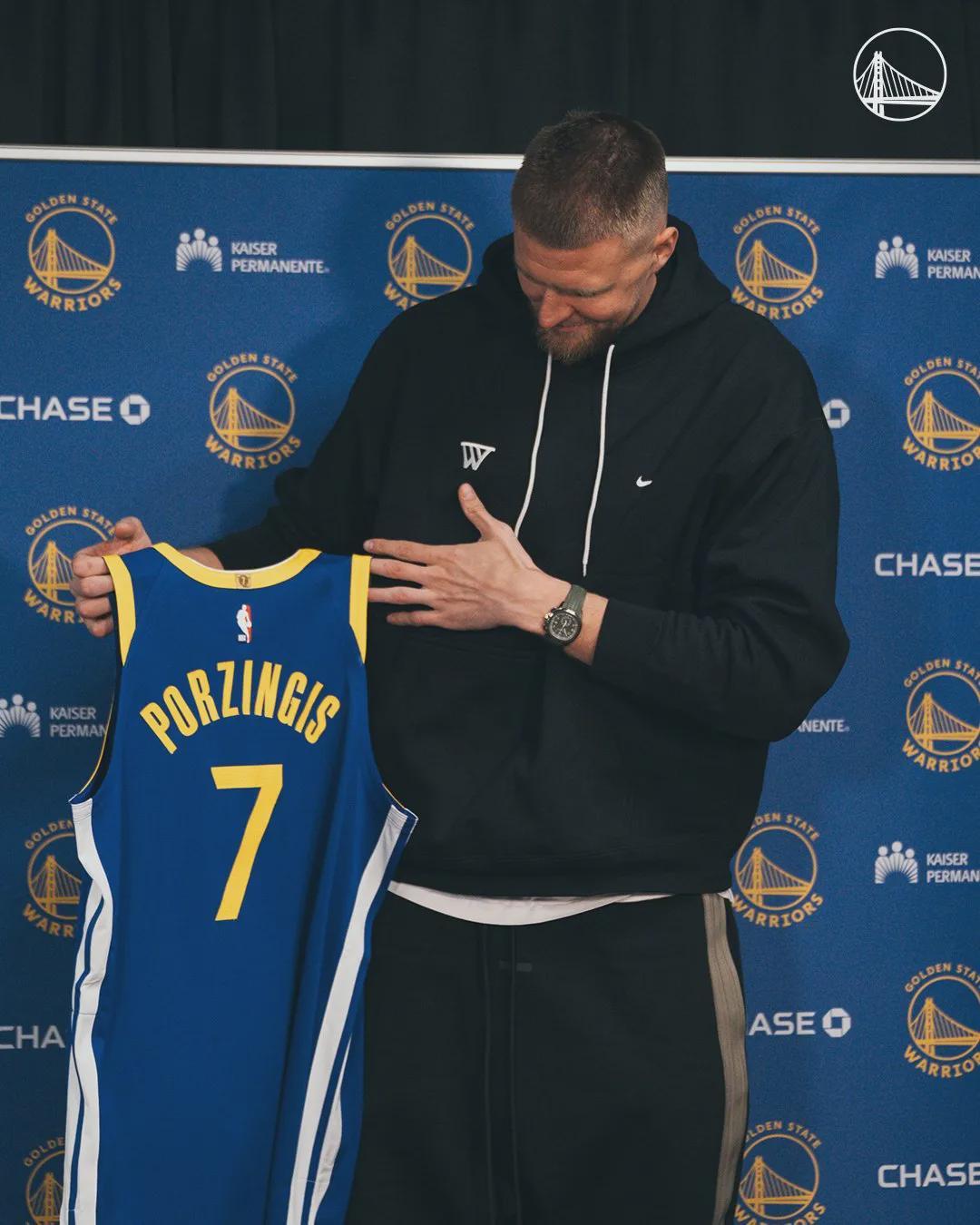 中欧体育-确诊怪病!勇士中锋倒下!2换1交易成了笑话