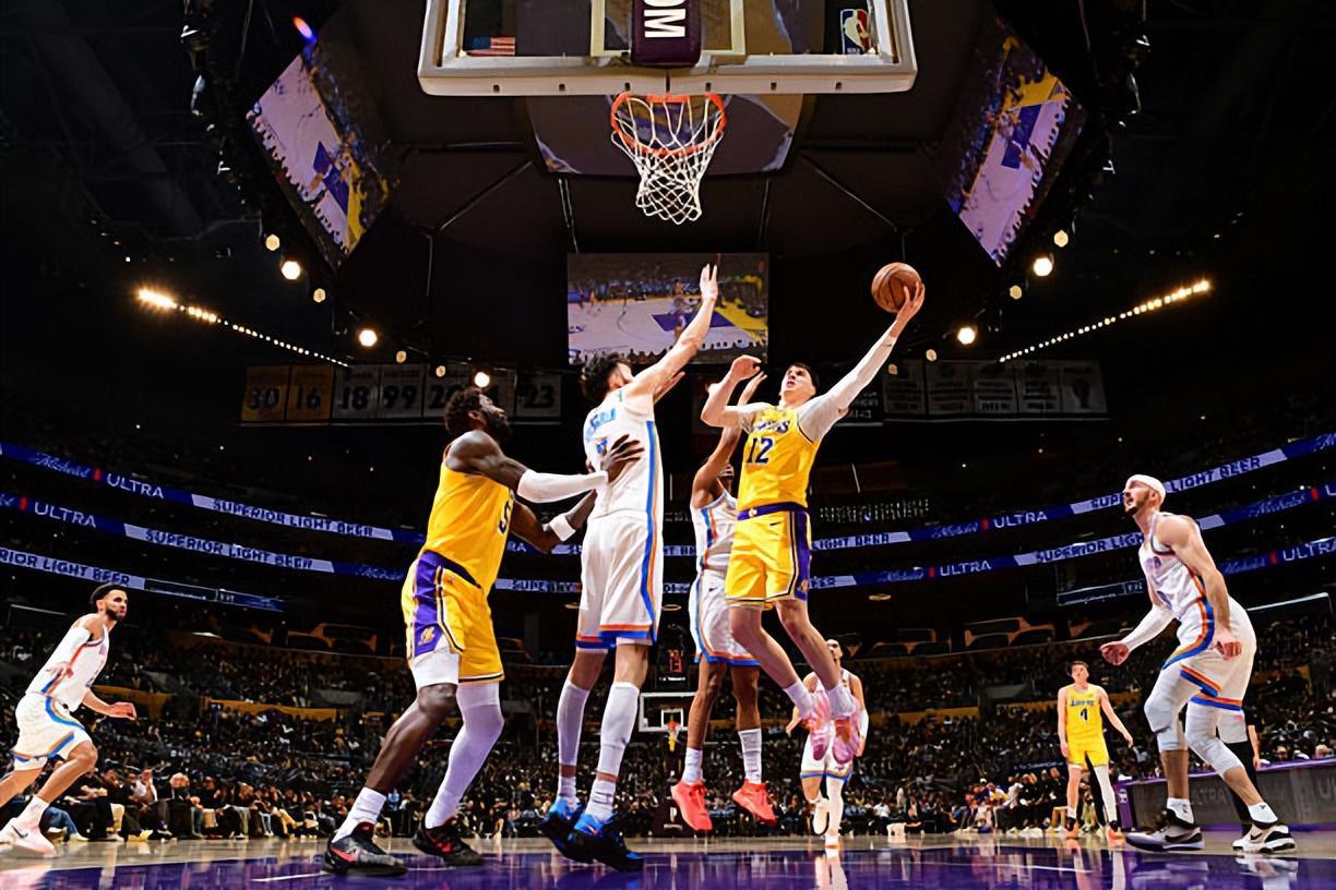 中欧体育平台-能力实在是太平庸了，但侧翼新星竟然能够在湖人坐上先发位置？